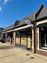 5614-5648 E Washington St, Indianapolis, IN à louer Photo de l’immeuble– Image 2 sur 5