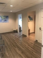 1685 Eagle harbor Pky, Orange Park, FL à louer Photo de l’immeuble– Image 2 sur 4