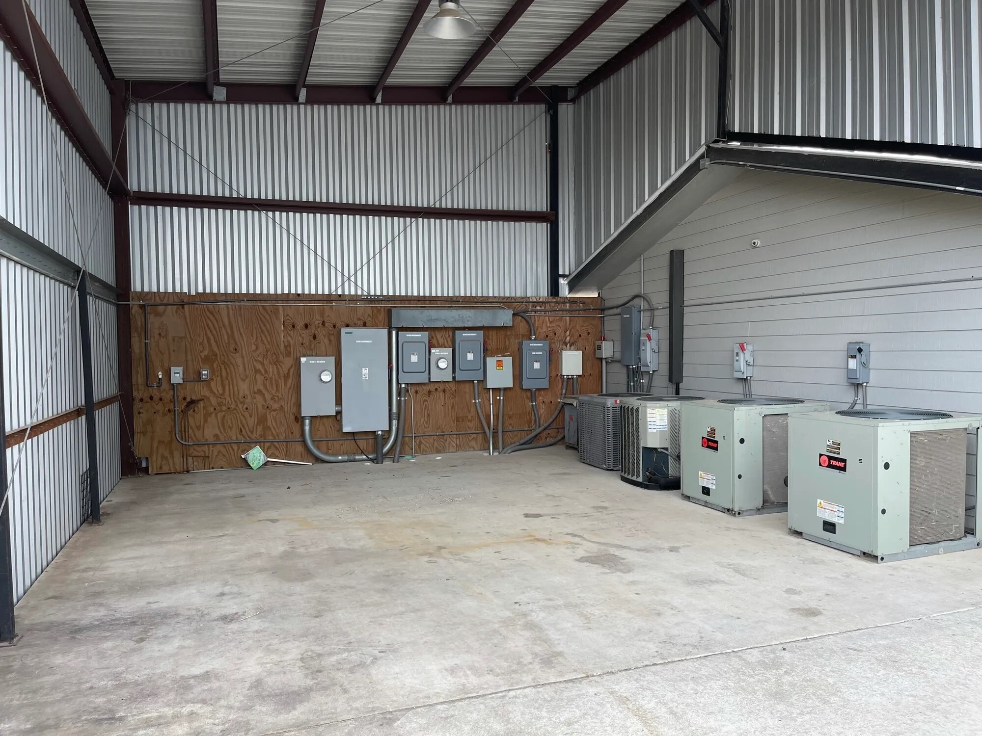 15102 Interstate 45, Conroe, TX à vendre Photo intérieure– Image 1 sur 9