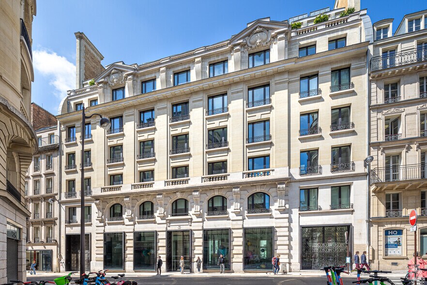 55 Rue D'Amsterdam, Paris à louer - Photo principale – Image 1 sur 3