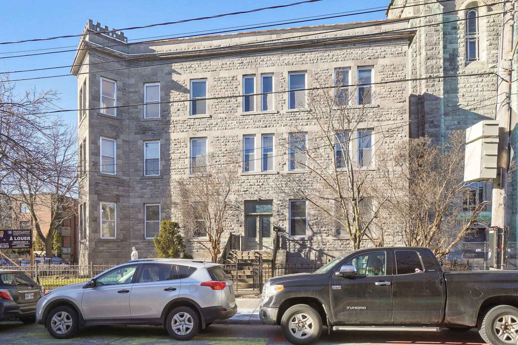 215 St De Castelnau E, Montréal, QC à louer Photo principale– Image 1 sur 14