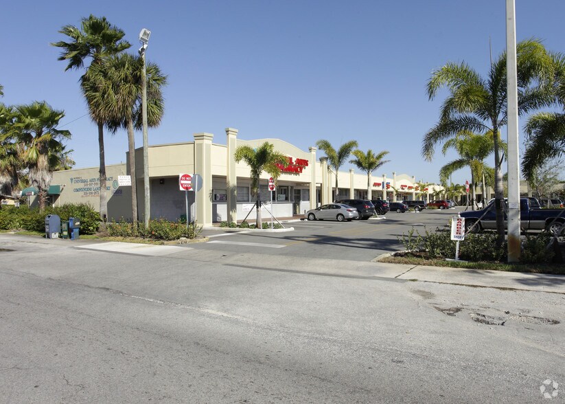 6500 W 4TH Ave, Hialeah, FL à louer - Photo de l’immeuble – Image 3 sur 6