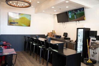 842 NW Loop 410 Fwy, San Antonio, TX à louer Photo intérieure– Image 2 sur 23