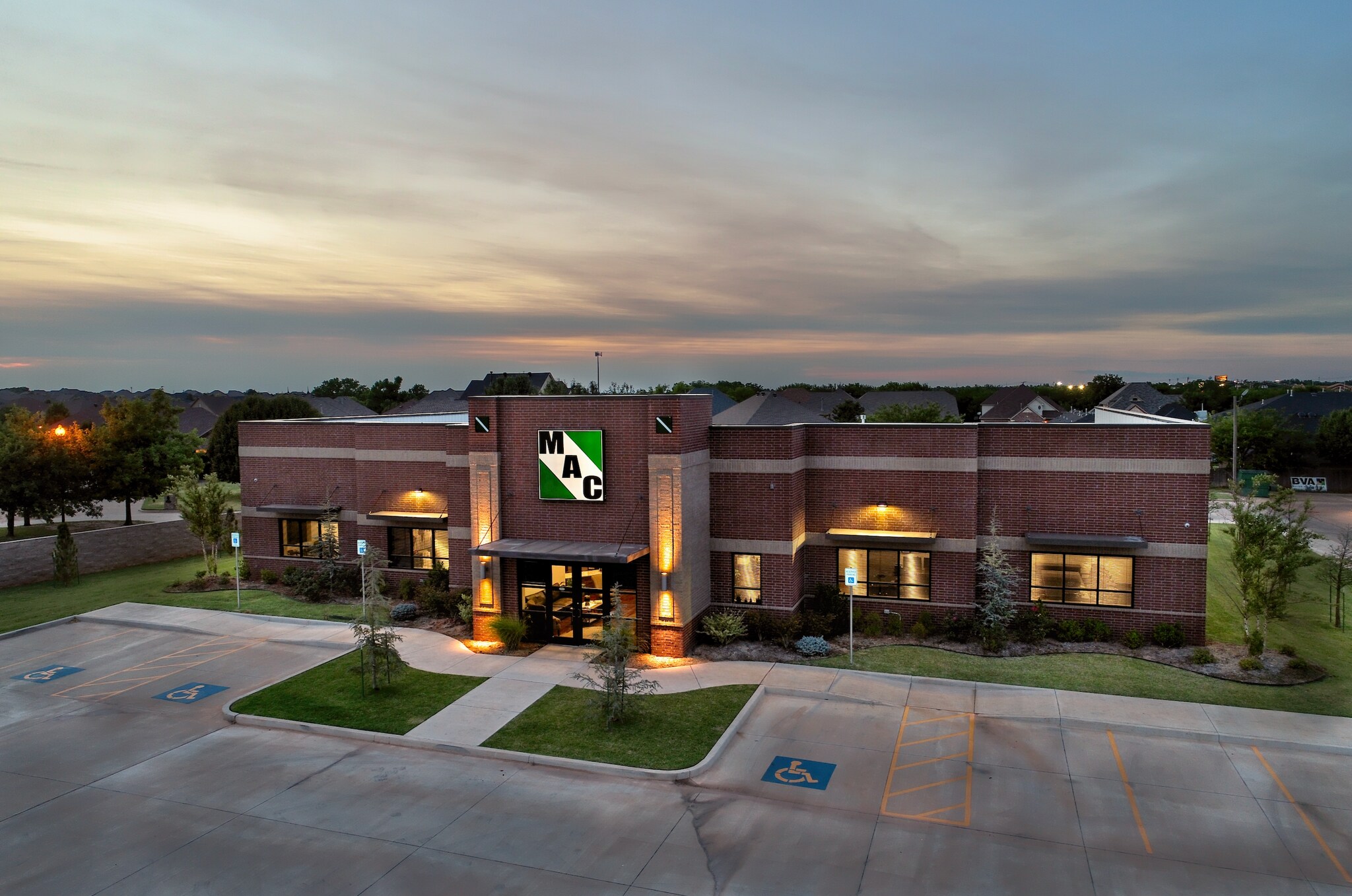 25 NW 146th St, Edmond, OK à louer Photo de l’immeuble– Image 1 sur 19