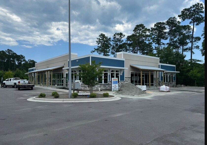 13094 N Carolina 50, Hampstead, NC à louer - Photo de l’immeuble – Image 1 sur 1