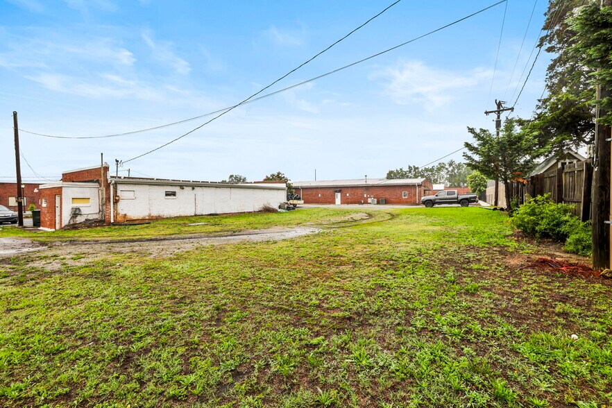 301 S Main St, Fountain Inn, SC à vendre - Photo de l’immeuble – Image 3 sur 5