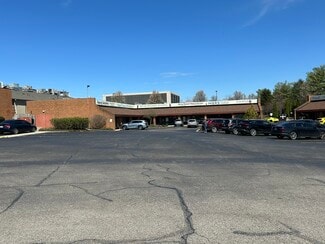 Plus de détails pour 10758 Montgomery Rd, Cincinnati, OH - Local commercial à louer