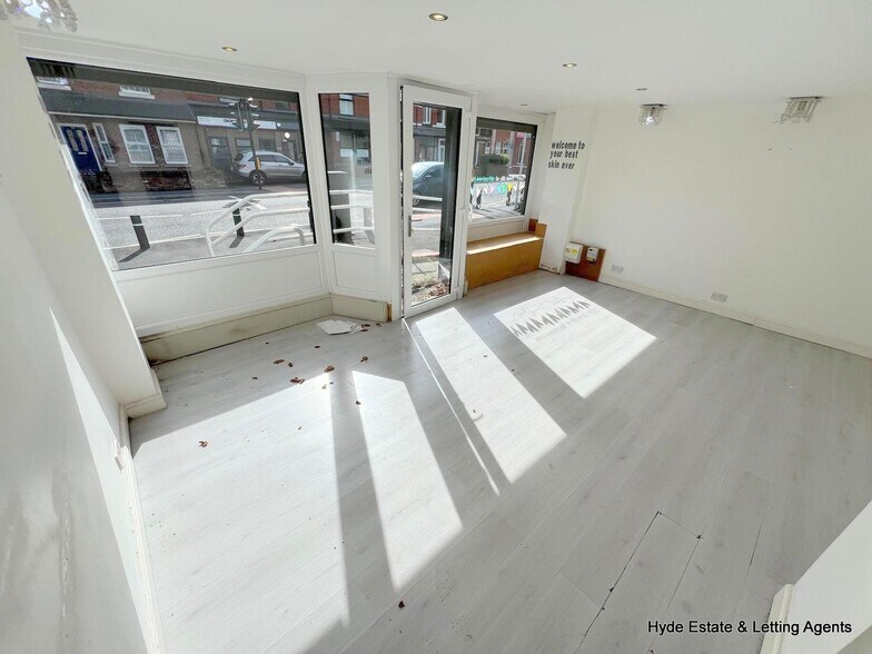 426 Bury Old Rd, Manchester à louer - Photo intérieure – Image 2 sur 8