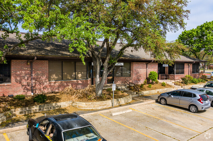 6448 E Hwy 290, Austin, TX à louer - Photo de l’immeuble – Image 3 sur 7