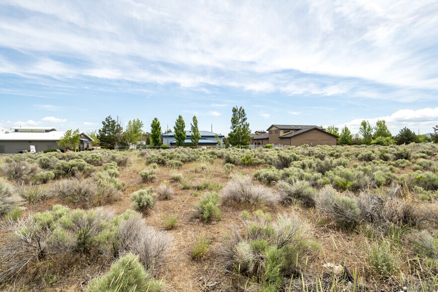 63720 & 63702 Clausen, Bend, OR à vendre - Photo de l’immeuble – Image 3 sur 8