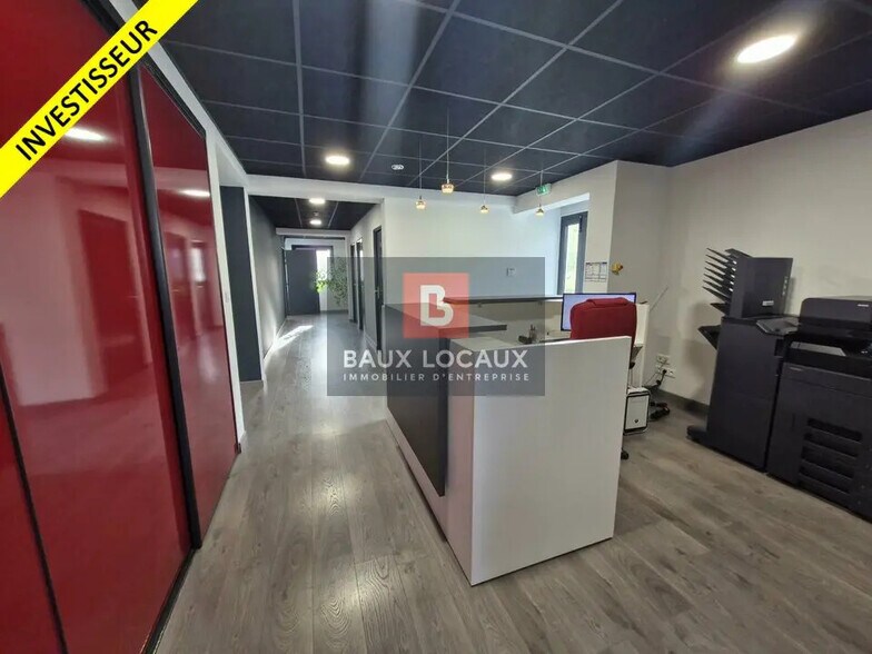 Local d'activités dans Velaux à vendre - Photo de l’immeuble – Image 3 sur 12