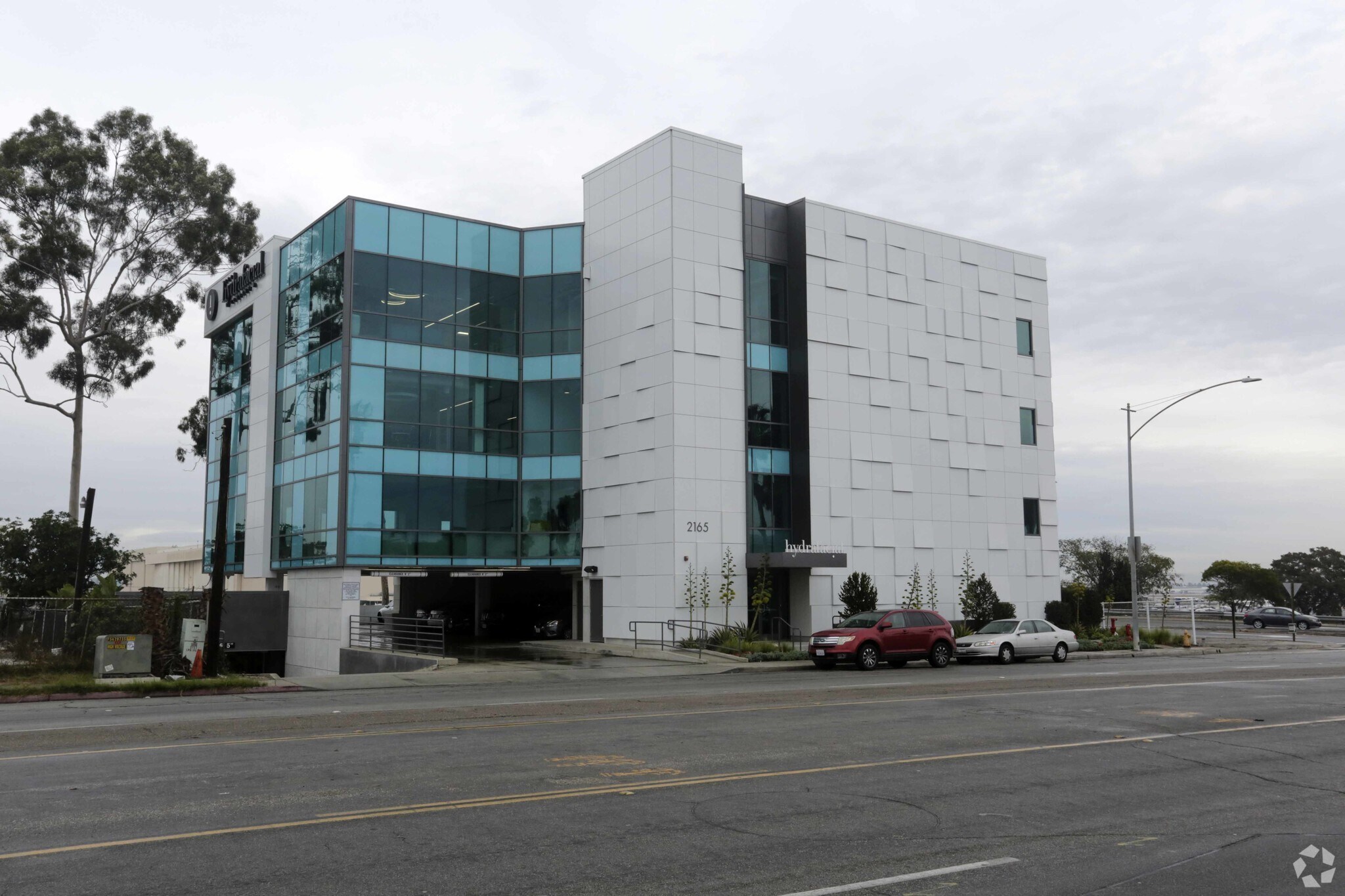 2165 E Spring St, Long Beach, CA à louer Photo principale– Image 1 sur 23