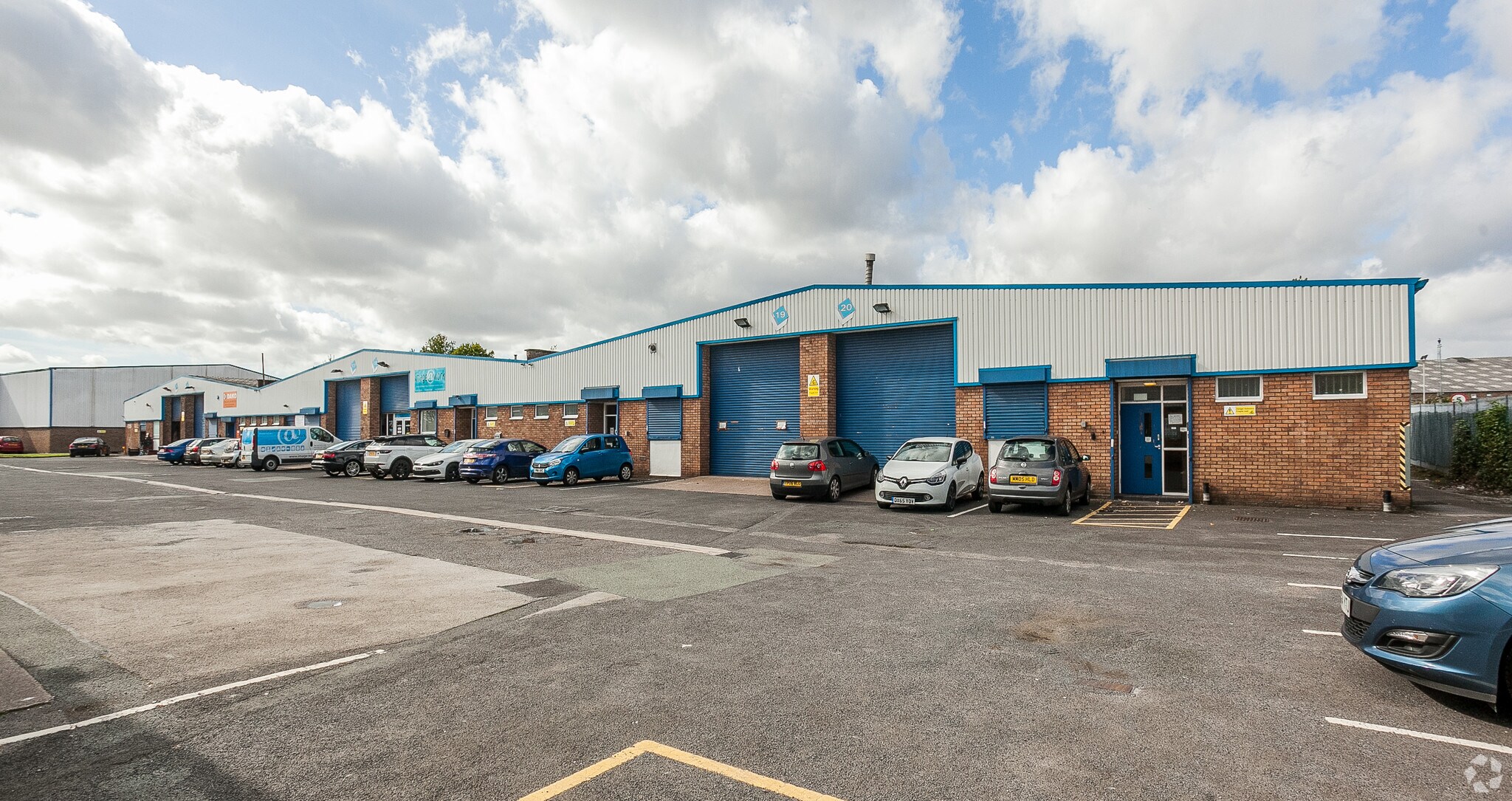 Caledonia Way, Manchester à louer Photo principale– Image 1 sur 4