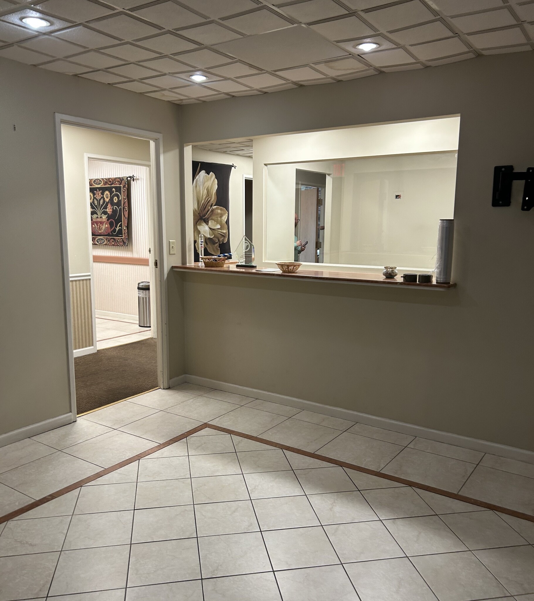 9301 Golf Rd, Des Plaines, IL à louer Photo intérieure– Image 1 sur 5