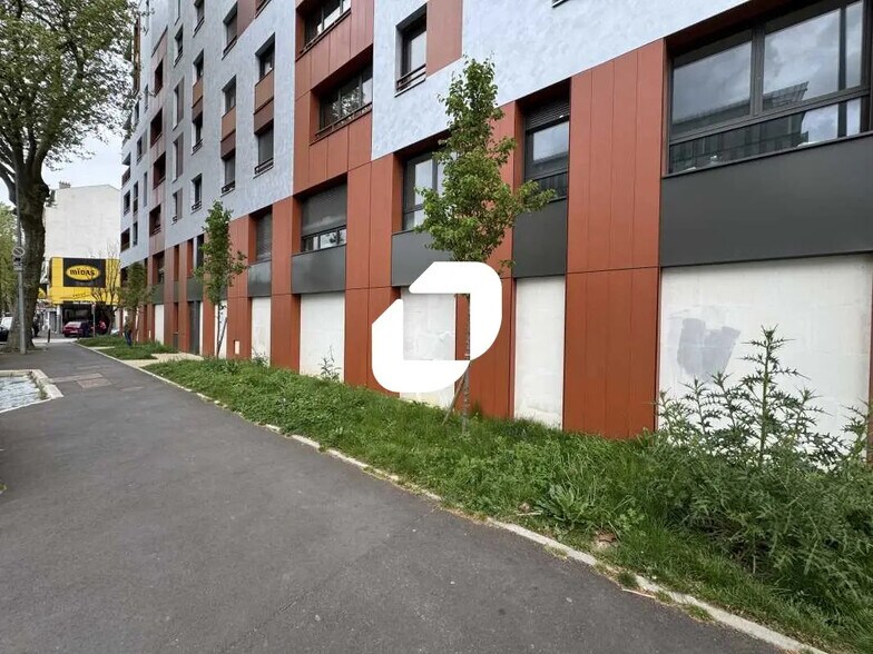 Local d’activités dans Cachan à louer - Photo de l’immeuble – Image 1 sur 8