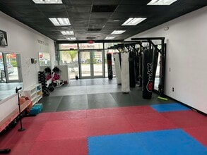 2730-2736 Hollywood Blvd, Hollywood, FL à louer Photo intérieure– Image 2 sur 6