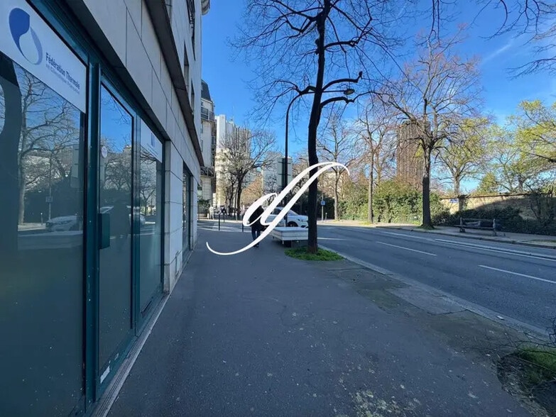 Local commercial dans Paris à louer - Photo de l’immeuble – Image 2 sur 5