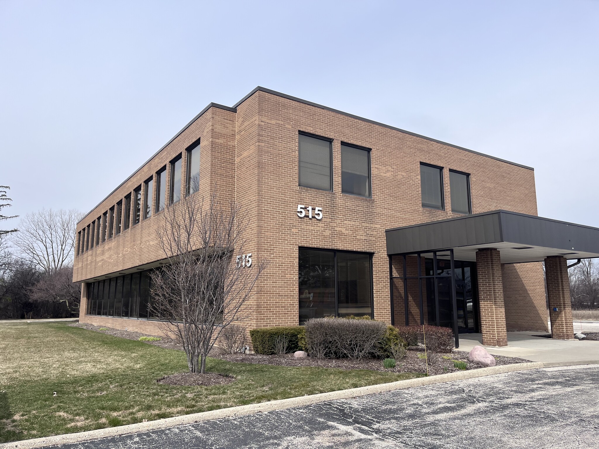 515 W Irving Park Rd, Itasca, IL à louer Photo principale– Image 1 sur 3