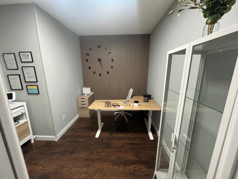 145 Madeira Ave, Coral Gables, FL à louer - Photo intérieure – Image 3 sur 9