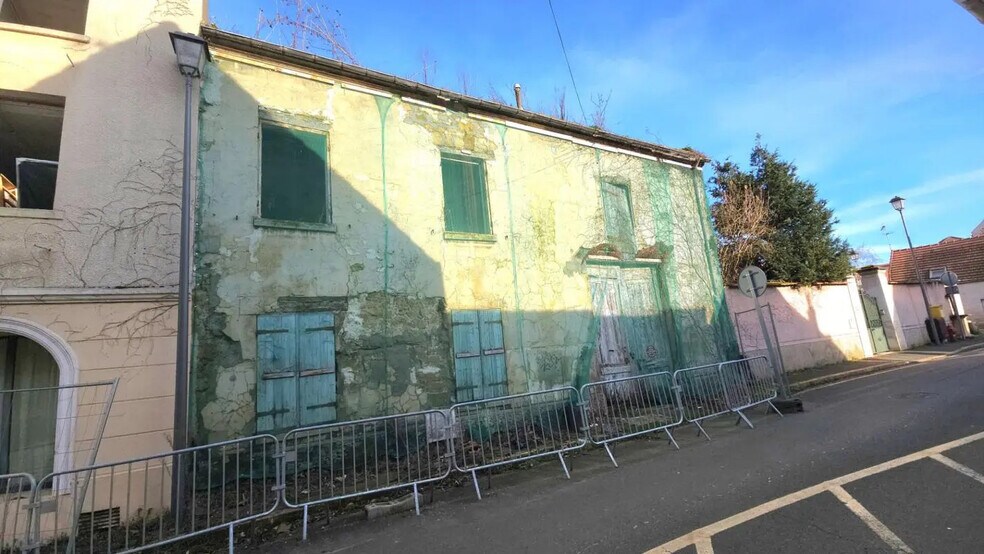 Local d'activités dans Cergy à vendre - Photo de l’immeuble – Image 2 sur 18