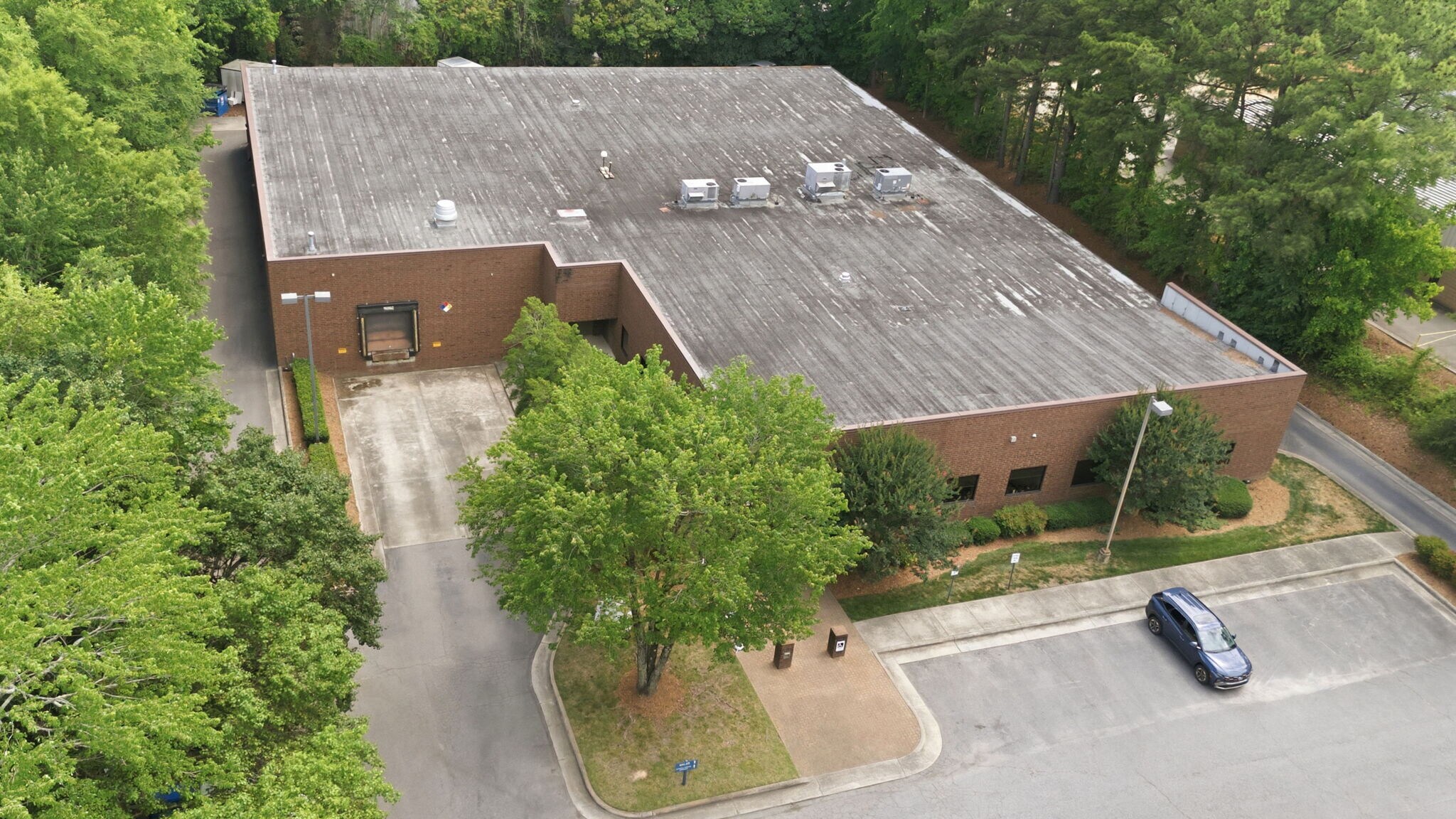 2720 Discovery Dr, Raleigh, NC à louer Photo de l’immeuble– Image 1 sur 45