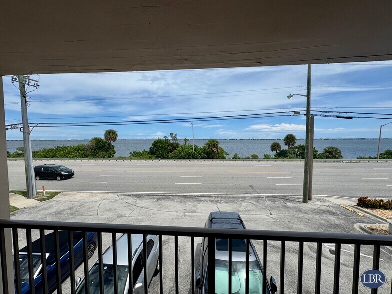 312 S Harbor City Blvd, Melbourne, FL à vendre - Photo de l’immeuble – Image 3 sur 9