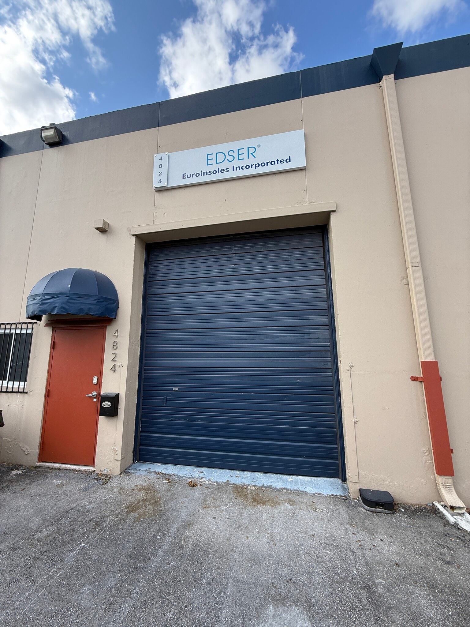 4834-4890 SW 75th Ave, Miami, FL à louer Photo de l’immeuble– Image 1 sur 8