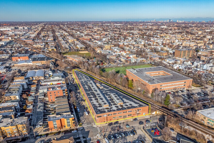 3850 W Cortland St, Chicago, IL à vendre - Photo de l’immeuble – Image 1 sur 10