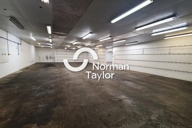 Plus de détails pour Local d'activités à louer