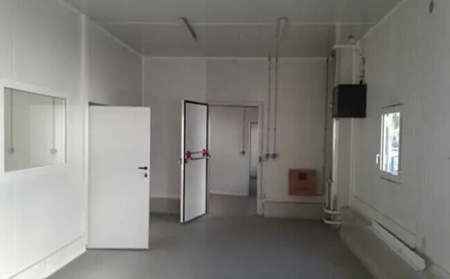 Plus de détails pour Local d'activités à louer