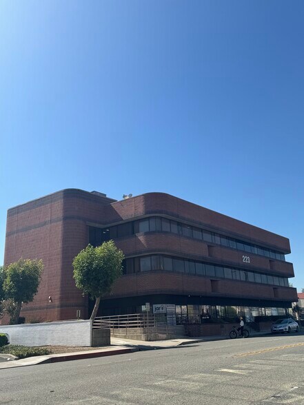 223 N Garfield Ave, Monterey Park, CA à vendre - Photo de l’immeuble – Image 3 sur 23