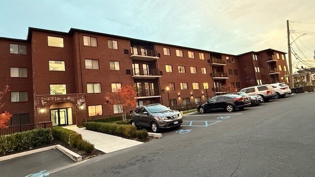 80 Scarboro Ave, Staten Island, NY à vendre Photo de l’immeuble– Image 1 sur 21