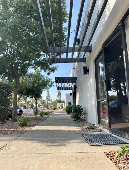 3234 S Fair Ln, Tempe, AZ à louer - Photo de l’immeuble – Image 2 sur 7
