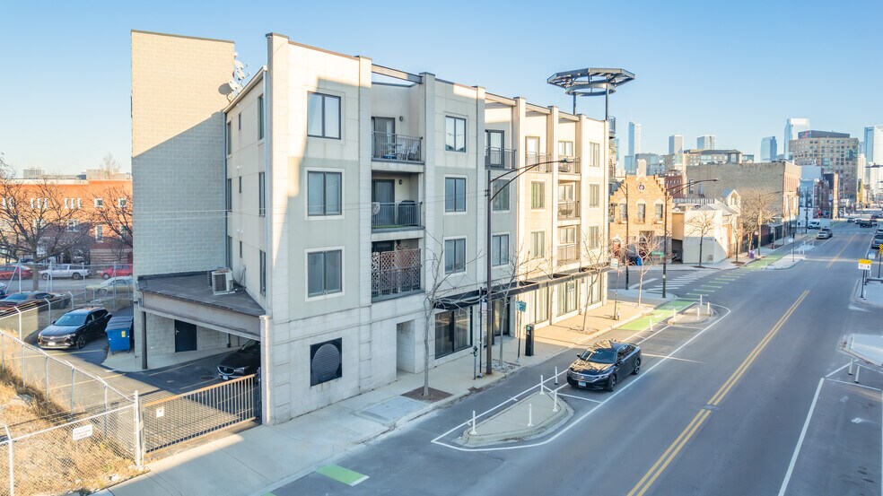 875 N Milwaukee Ave, Chicago, IL à louer - Photo de l’immeuble – Image 2 sur 6