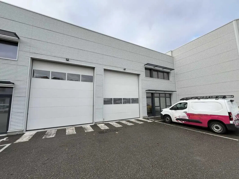 44 Rue De L'Avenir, Genas à louer - Photo de l’immeuble – Image 2 sur 14