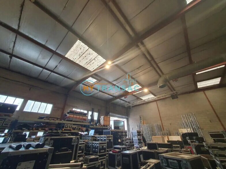 Local d’activités dans Lagny-sur-Marne à louer - Photo de l’immeuble – Image 3 sur 10