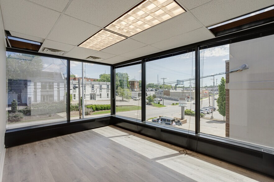 2120 Crestmoor Rd, Nashville, TN à louer - Photo intérieure – Image 3 sur 7