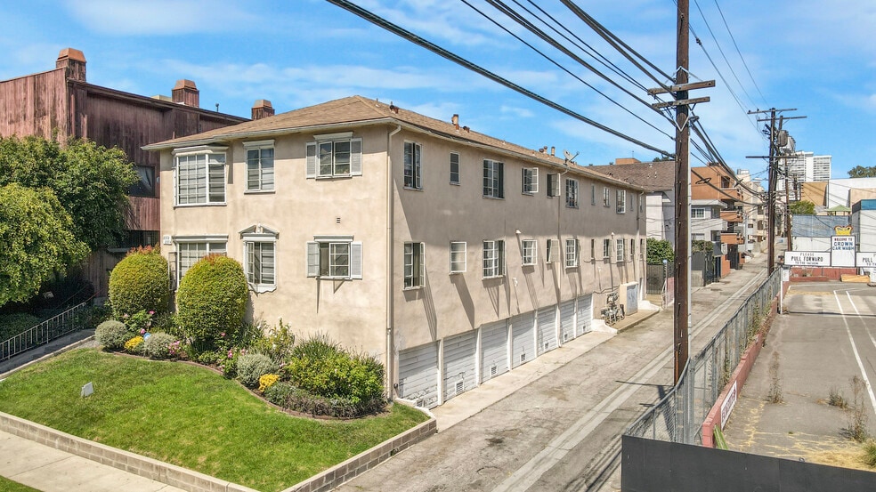 2372-2374 S Beverly Glen Blvd, Los Angeles, CA à vendre - Photo de l’immeuble – Image 3 sur 17