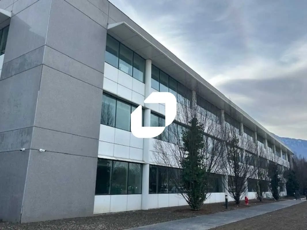 5 Avenue Raymond Chanas, Eybens à louer Photo de l’immeuble– Image 1 sur 8