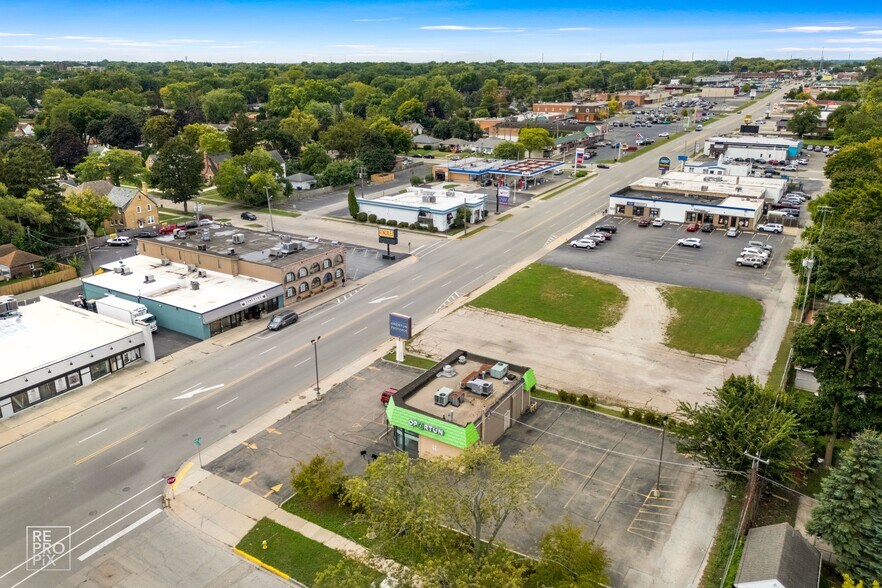 2000 W Grand Ave, Waukegan, IL à vendre - Photo de l’immeuble – Image 3 sur 6