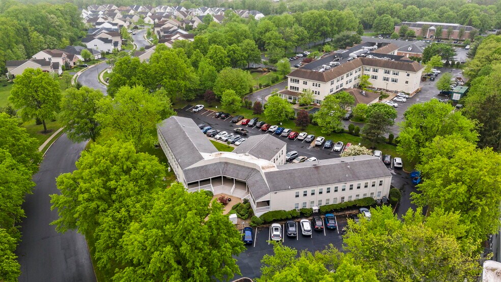 59 Avenue at the Commons, Shrewsbury, NJ à vendre - Photo de l’immeuble – Image 1 sur 24