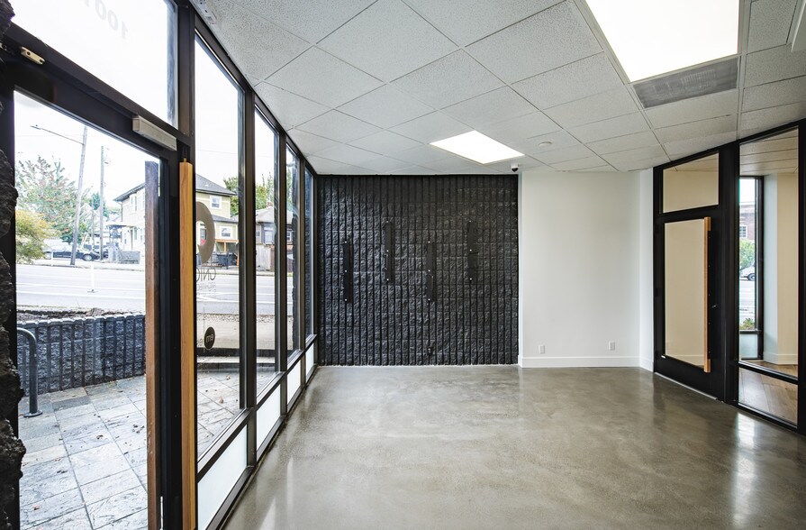 1001 SE Sandy Blvd, Portland, OR à louer - Photo intérieure – Image 3 sur 8