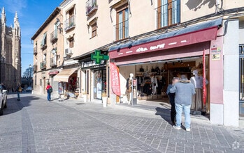 Local commercial dans Toledo, Toledo à louer Photo intérieure– Image 2 sur 2