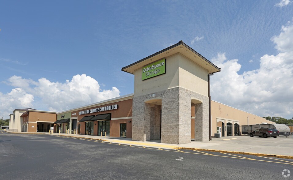 9119 Merrill Rd, Jacksonville, FL à louer - Photo de l’immeuble – Image 1 sur 6