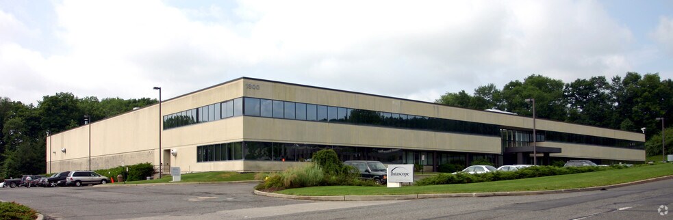 1300 MacArthur Blvd, Mahwah, NJ à louer - Photo principale – Image 1 sur 4
