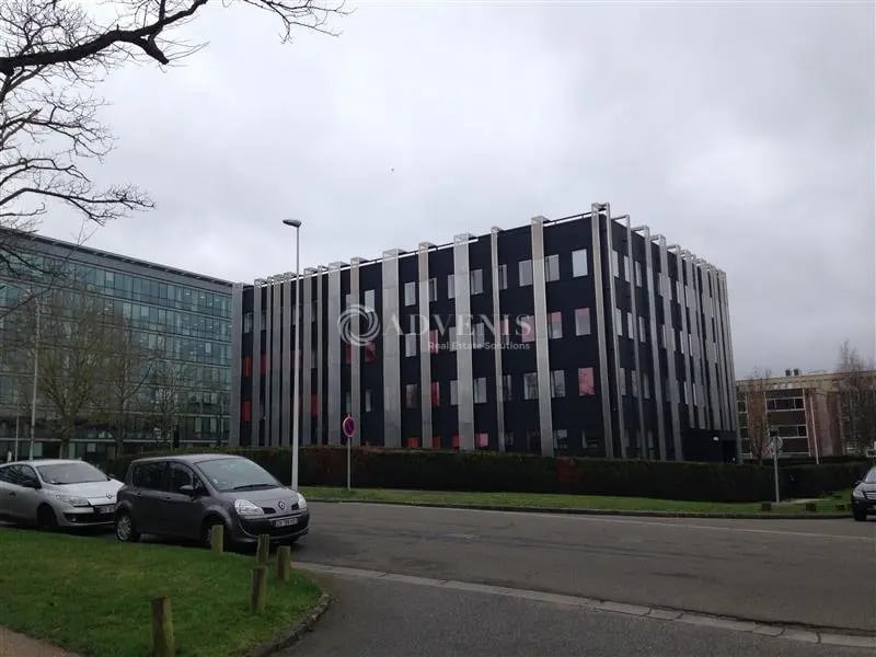 Bureau dans Montigny-le-Bretonneux à louer Photo de l’immeuble– Image 1 sur 9