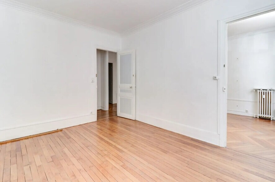 Bureau dans Issy-les-Moulineaux à vendre - Photo de l’immeuble – Image 3 sur 9