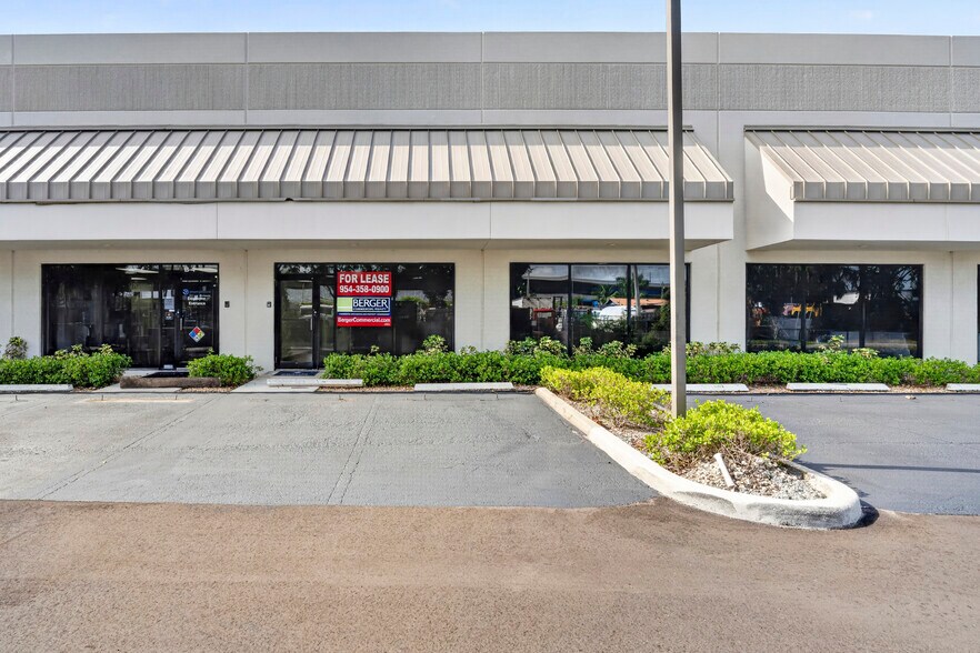 3402 SW 26th Ter, Fort Lauderdale, FL à louer - Photo de l’immeuble – Image 3 sur 33