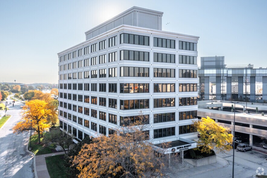 2-564 Oakbrook Ctr, Oak Brook, IL à louer - Photo de l’immeuble – Image 2 sur 9
