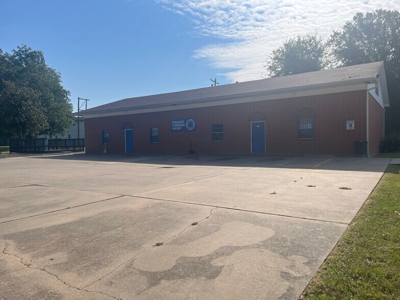 516 N 11th St, Fort Smith, AR à louer - Photo de l’immeuble – Image 1 sur 6
